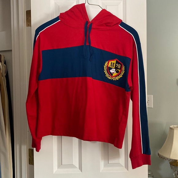 Disney Tops - Disney sweatshirt